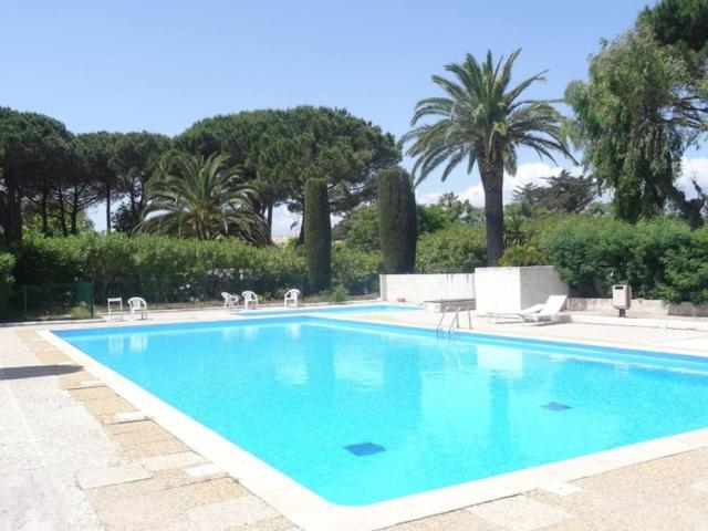 Studio A Tropez Avec Terasse Face A La Mer *
